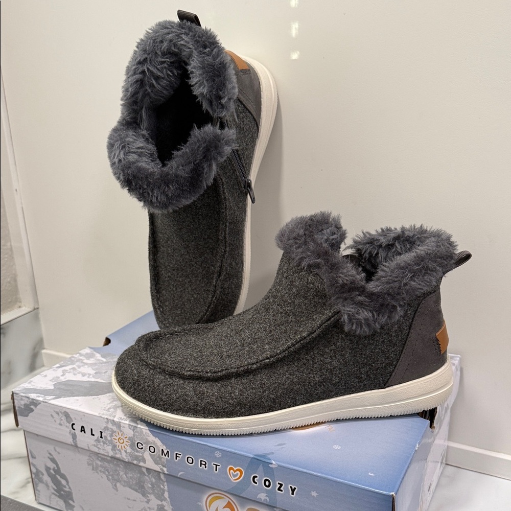 Makalu California brand women's faux fur-lined ankle boots size 7